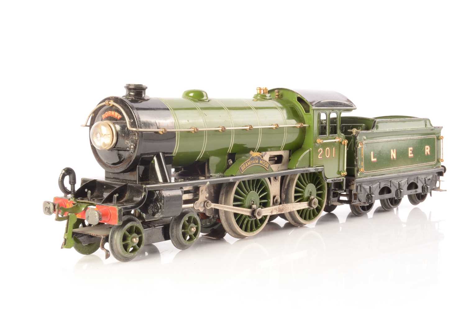 Lot 8 - A Hornby 0 Gauge electric E220 'Bramham Moor' Locomotive and Tender
