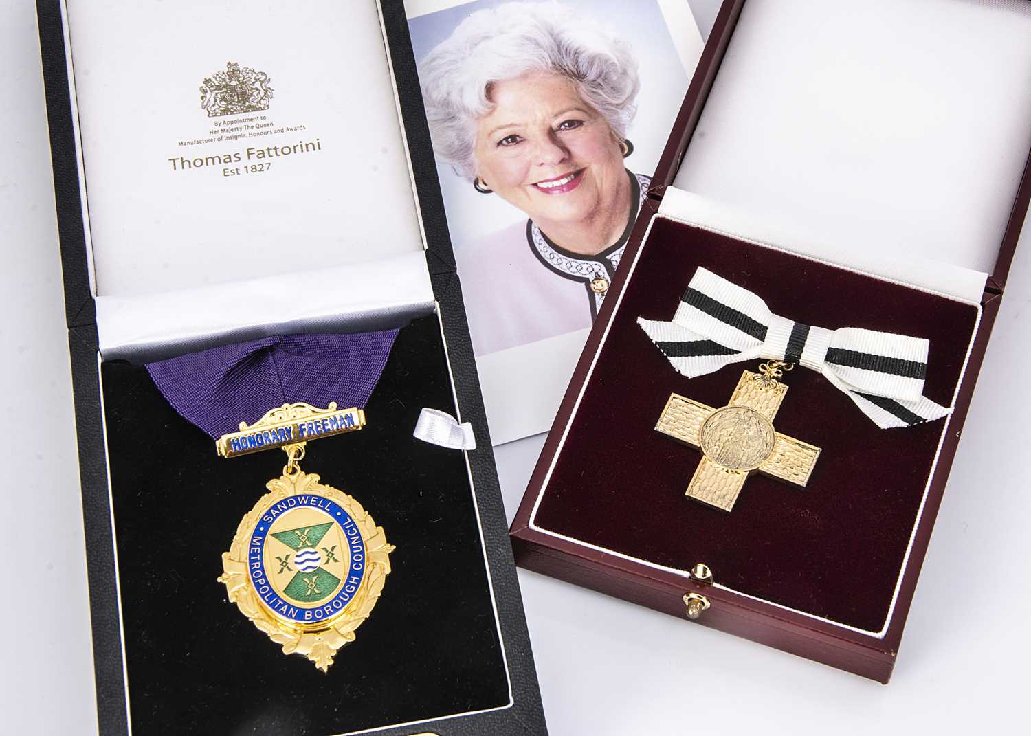 Lot 61 - A presentation 'Honorary Freeman' silver gilt medal for the Metropolitan Borough Council Sandwell