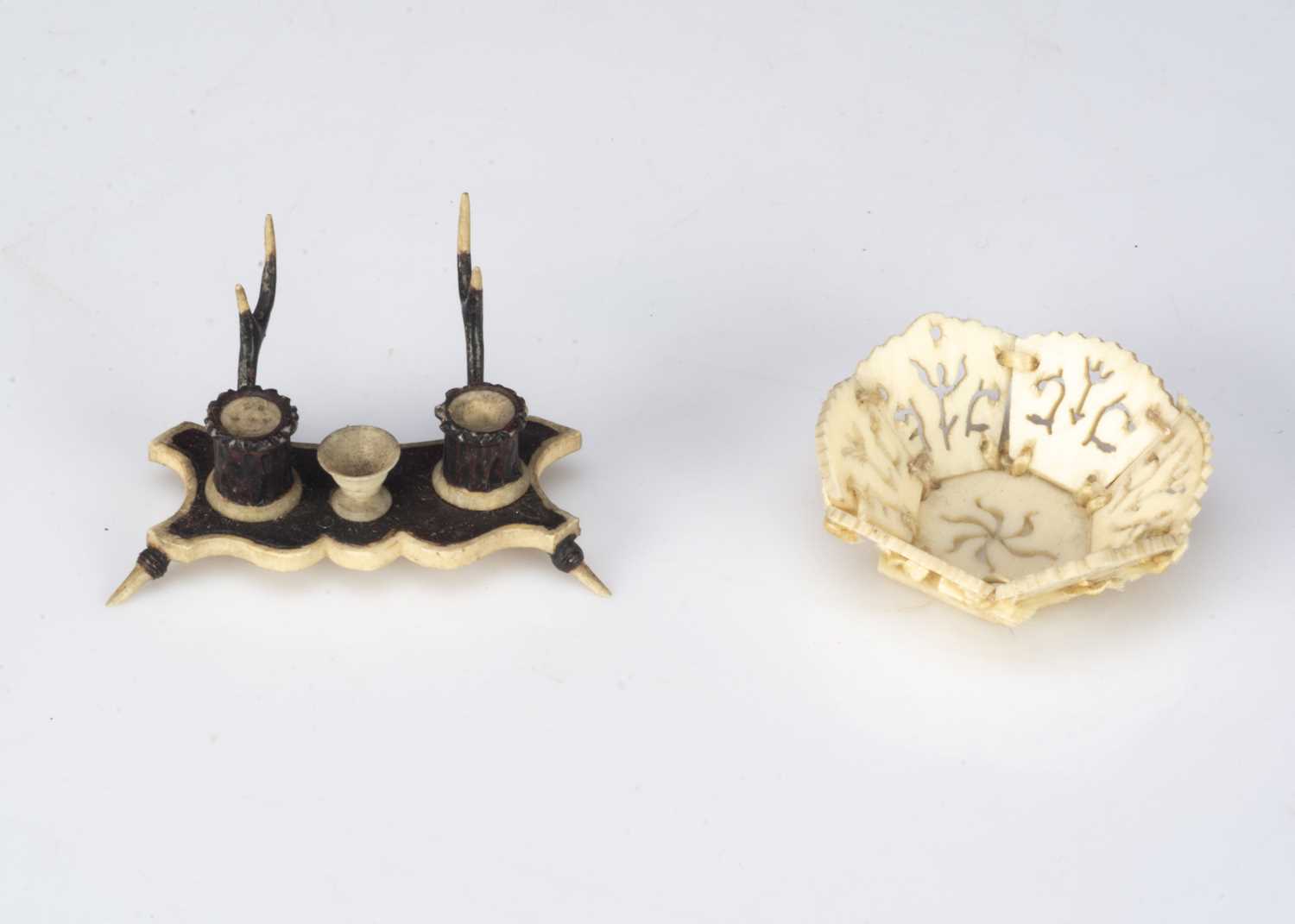 Lot 21 - A rare mid 19th century dolls’ house bone ‘antler’ inkwell