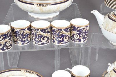 Lot 482 - A very extensive dinner service in Wedgwood 'Cornucopia' pattern