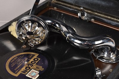 Lot 8 - A HMV 102 Portable Gramophone
