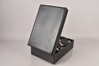 Lot 8 - A HMV 102 Portable Gramophone