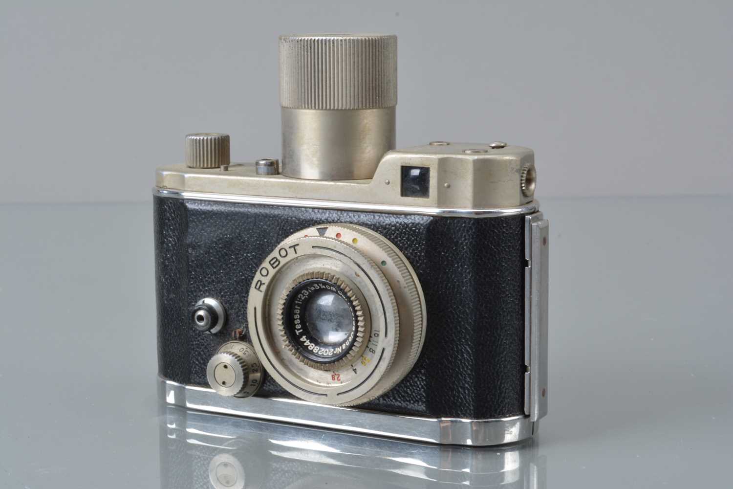 Lot 64 - A Robot II Camera
