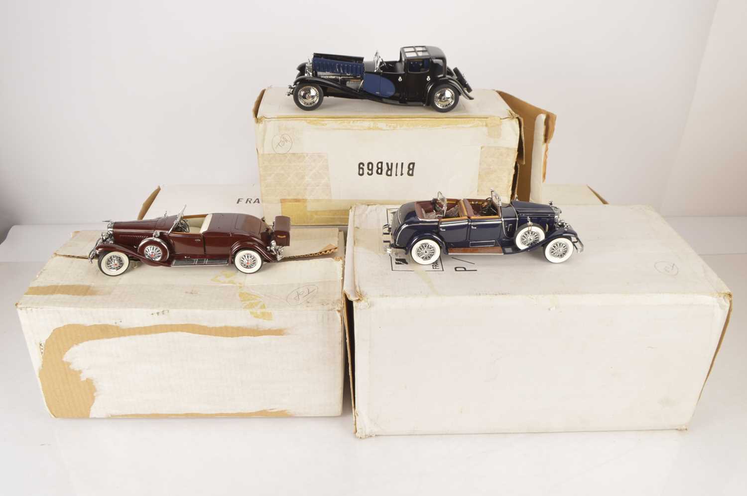 Lot 14 - 1:24 Scale Vintage Cars by Franklin Mint (5)