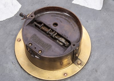 Lot 9 - A vintage wall clock marked Frettini