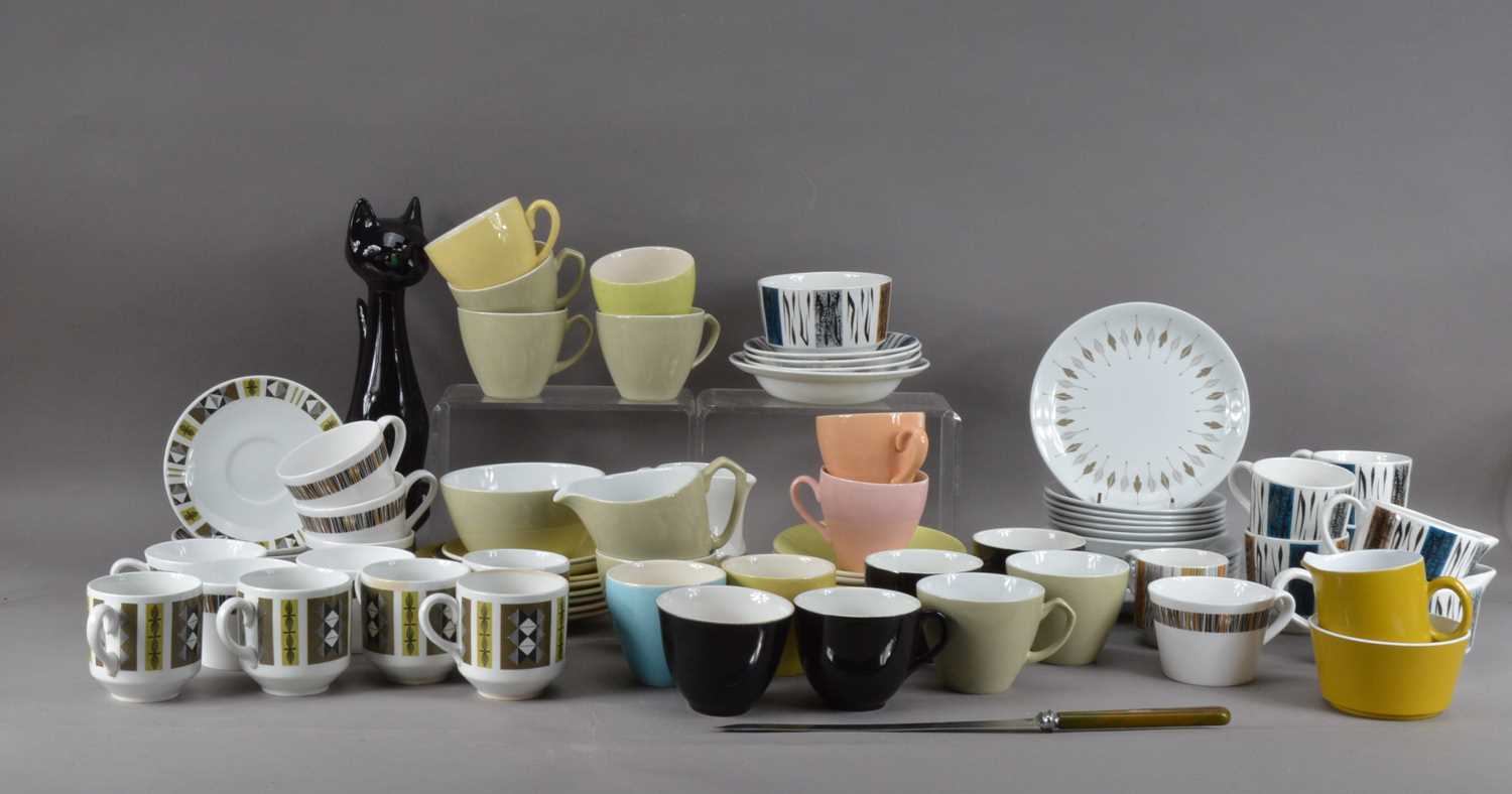 Lot 76 - A large collection of assorted mid 20th century tea and coffee wares