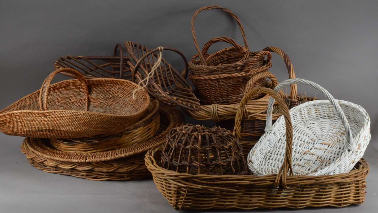 Lot 181 - A large collection of assorted wicker items