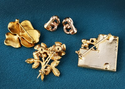 Lot 30 - A pair of Christian Dior double knot enamel and paste ear studs