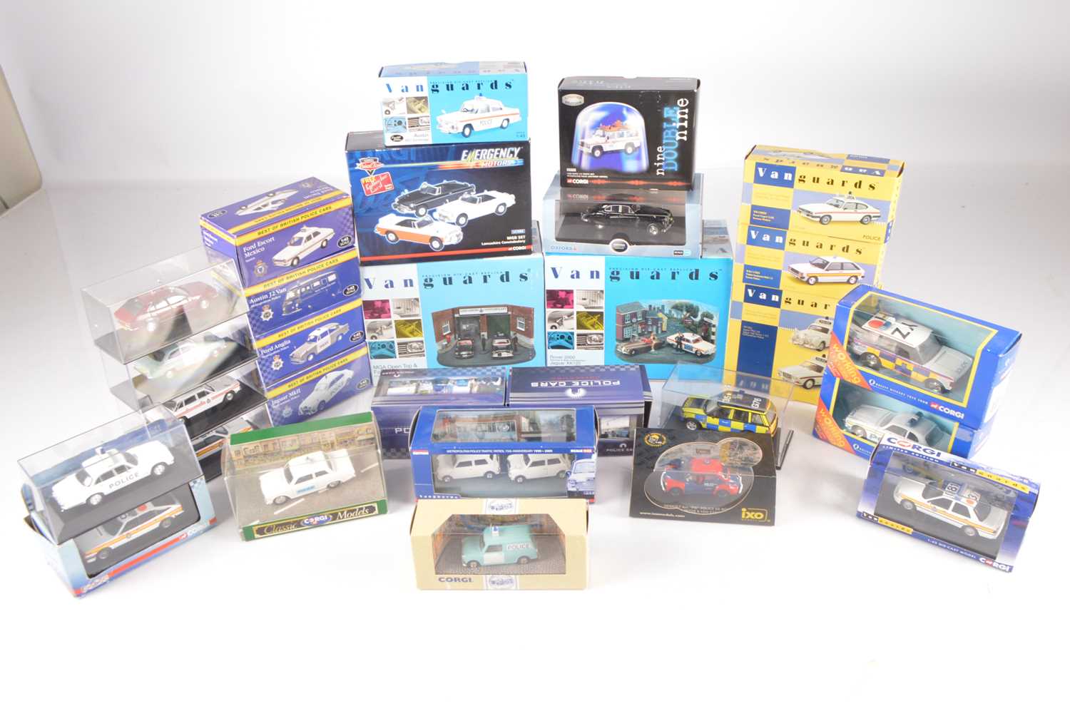 Lot 44 - Modern Diecast Vintage Police Cars (29)
