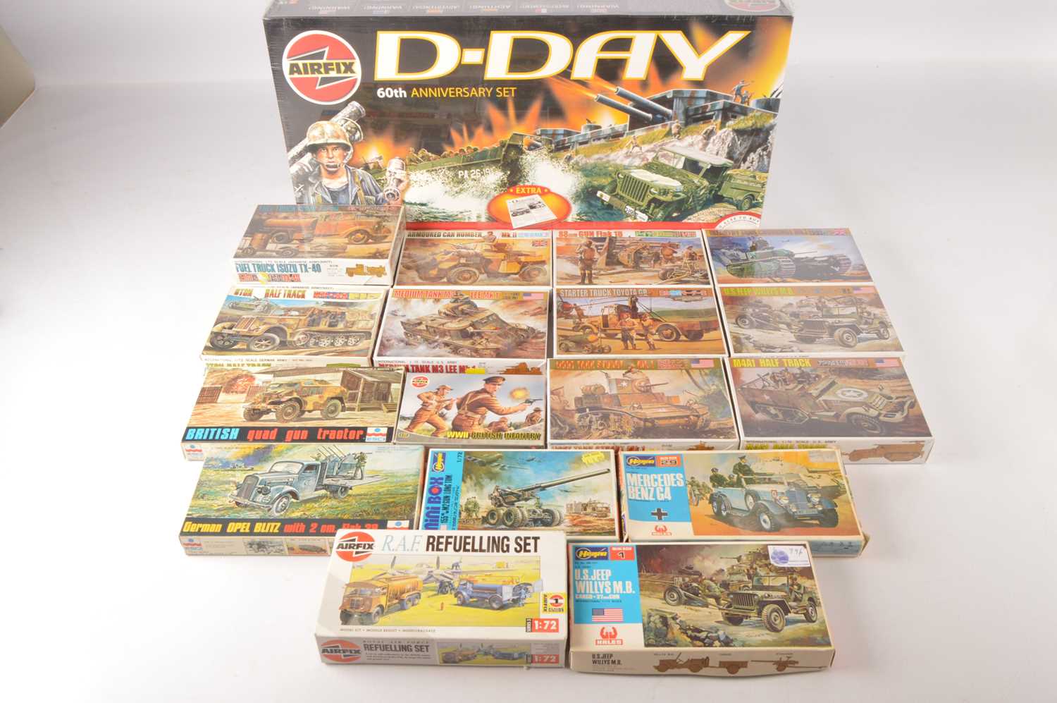 Lot 532 - 1:72 Scale Military Kits and Figures (19)