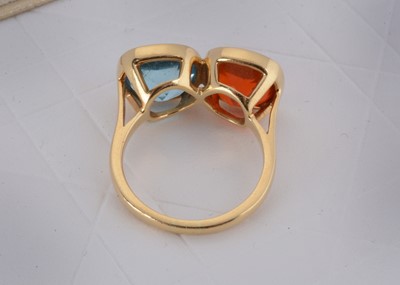 Lot 21 - A contemporary 18ct gold ring by Cassandra Goad