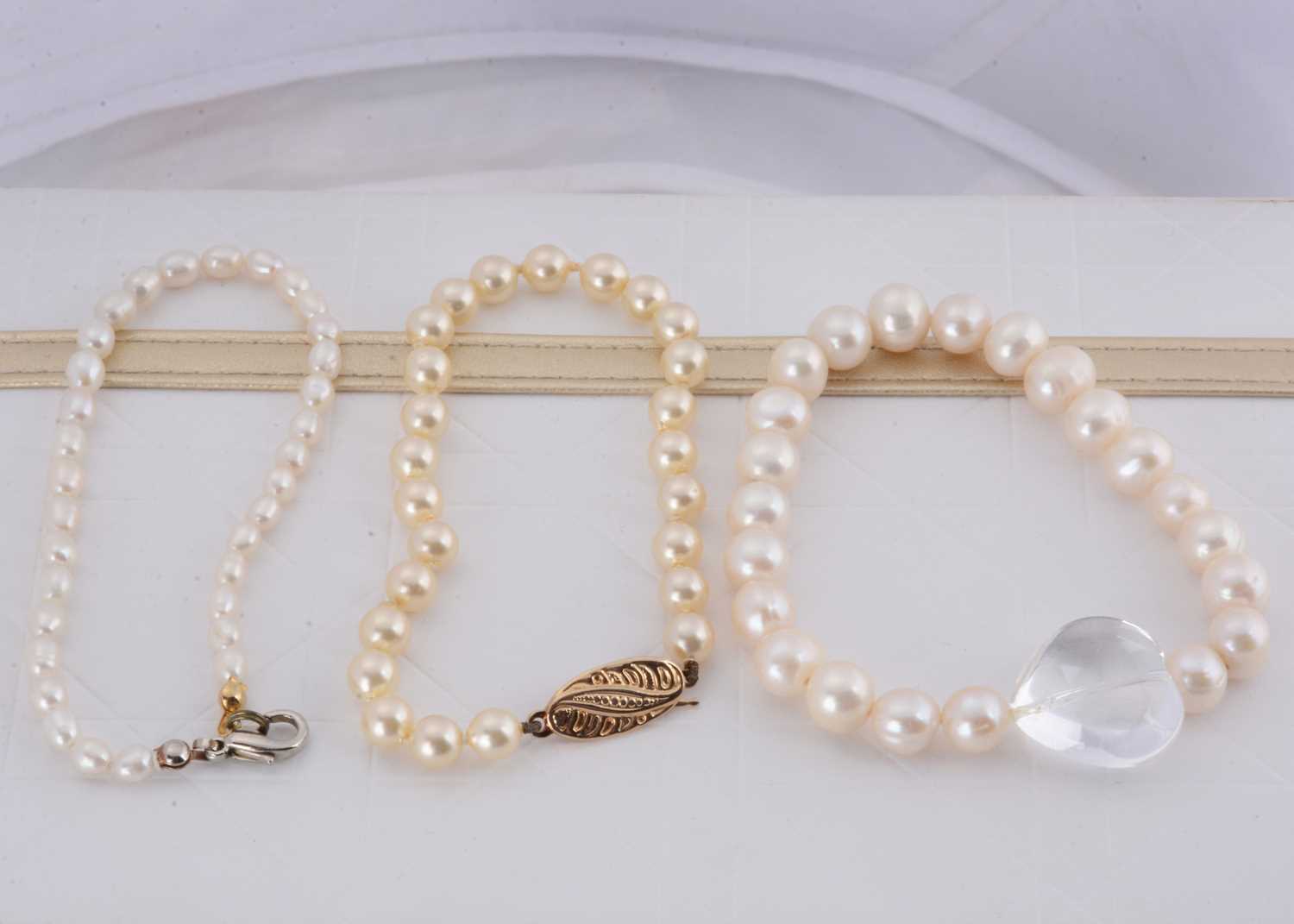 Lot 25 - Three cultured pearl bracelets