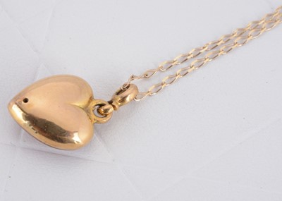 Lot 45 - An Edwardian heart shaped pendant