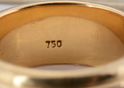 Lot 66 - A continental 18ct gold spinning dress ring
