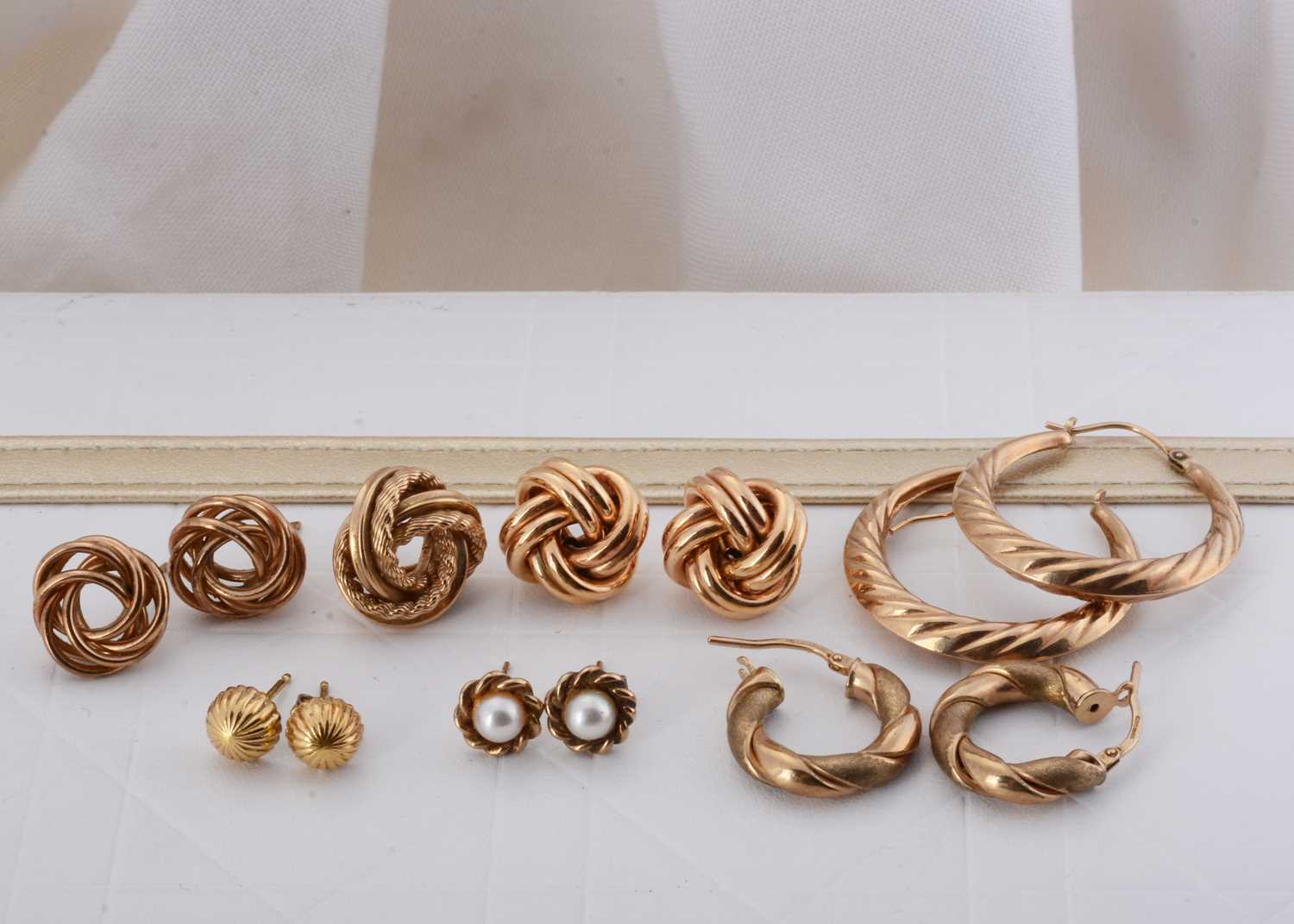 Lot 83 - A collection of 9ct gold earrings