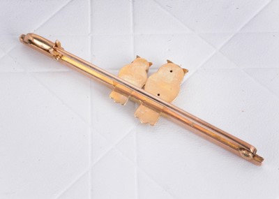 Lot 92 - An Edwardian gold bar brooch