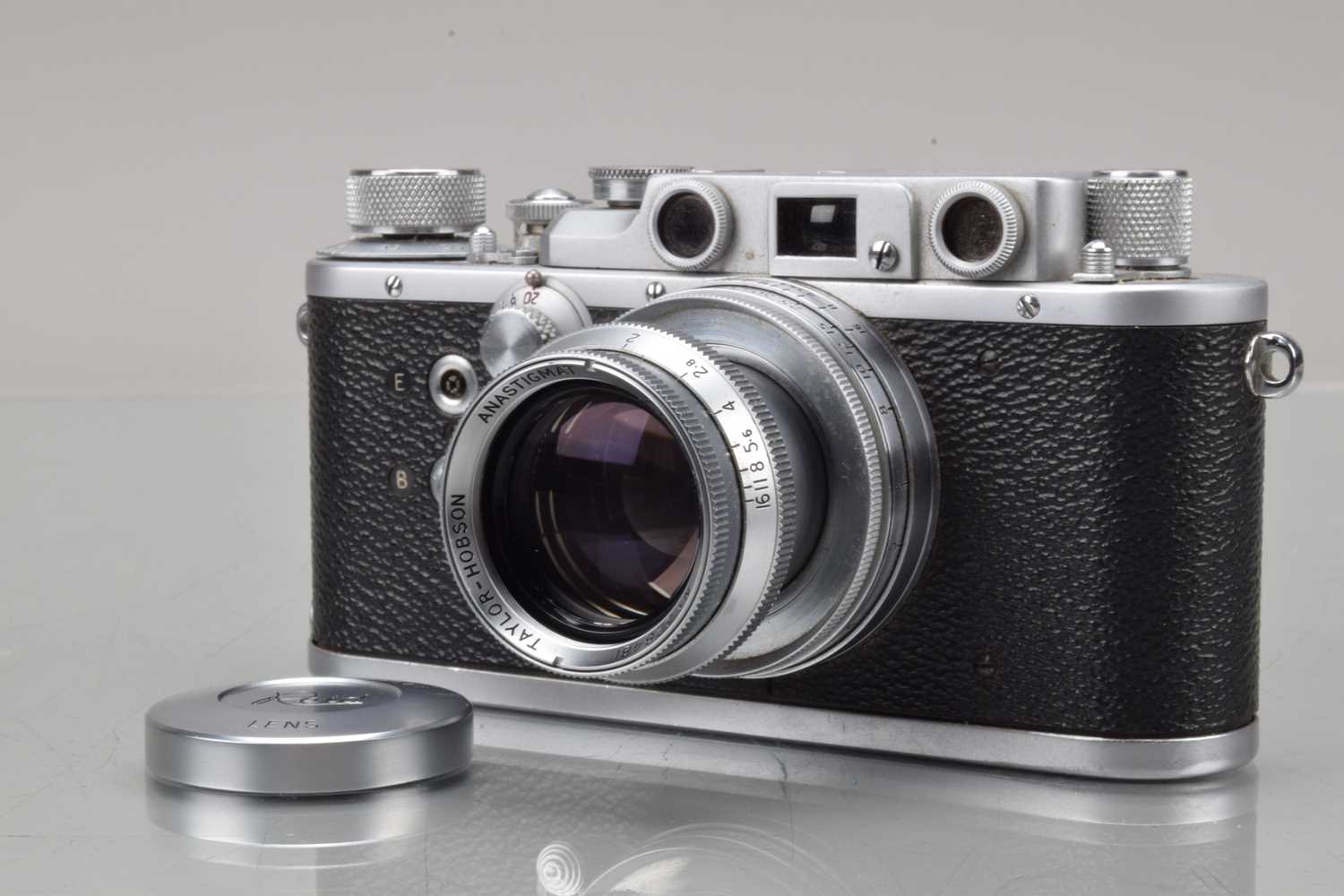 Lot 81 - A Reid & Sigrist Ltd Reid IIIa Military Rangefinder Camera