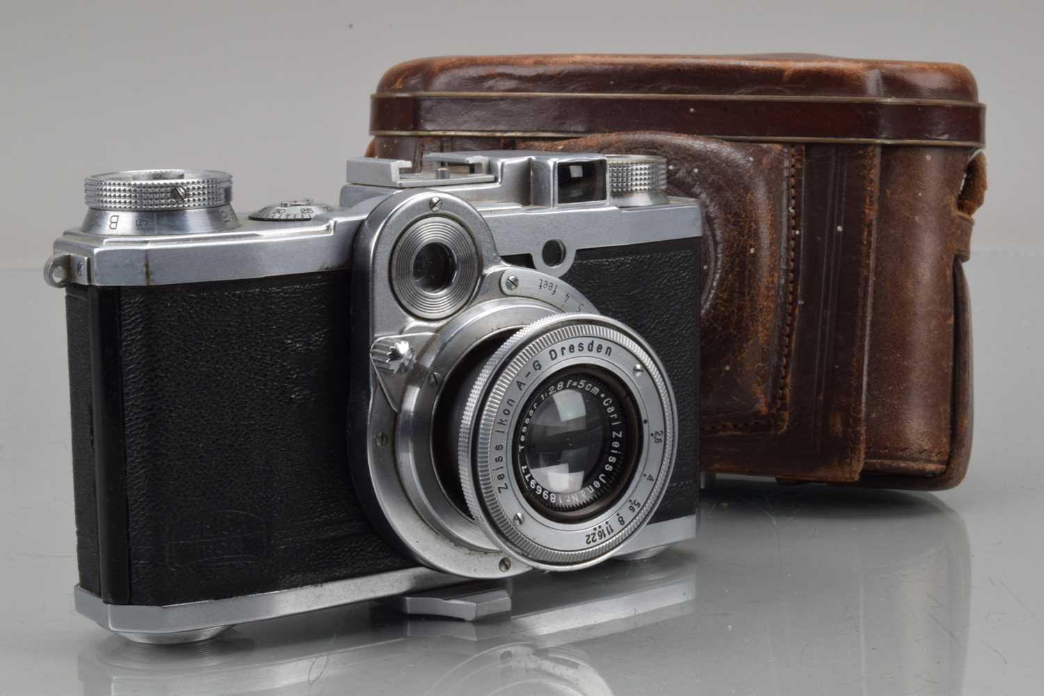 Lot 87 - A Zeiss Ikon Nettax 538/24 Rangefinder Camera