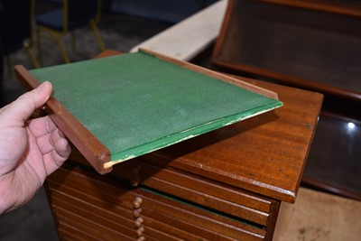 Lot 530 - A Coin/Medal Collectors Cabinet
