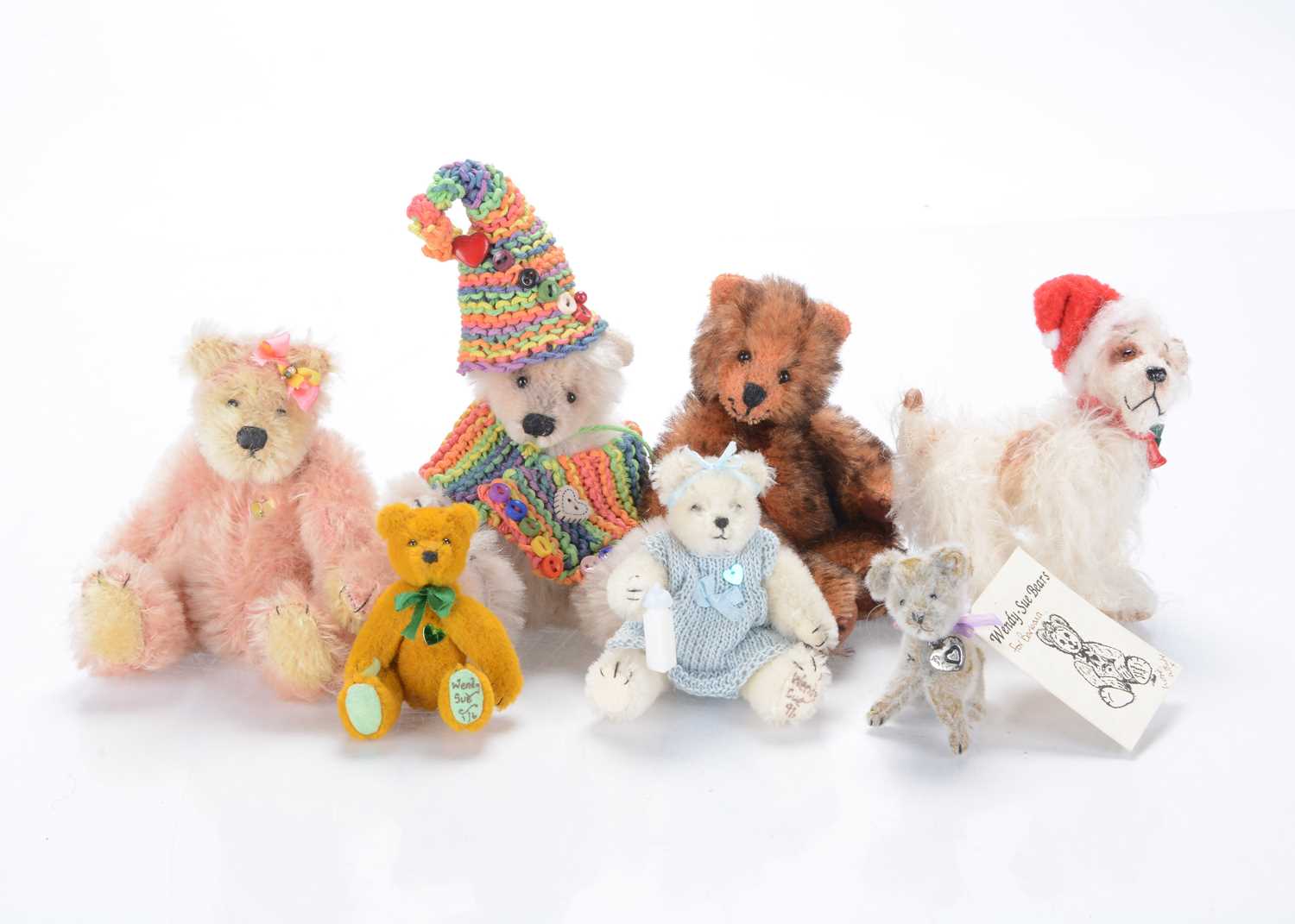Lot 85 - Seven small Wendy-Sue Bears artist teddy bears