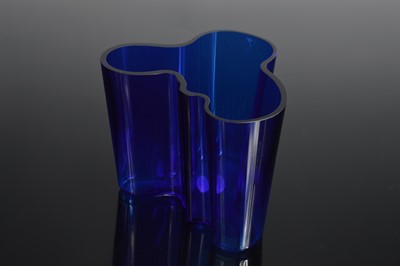 Lot 13 - A 1990s Iitala limited edition Savoy vase designed by Alver Aalto