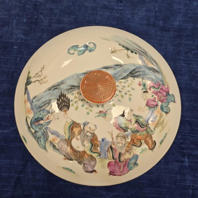 Lot 89 - A nice early 20th century Chinese porcelain and enamel decorated fish tureen and cover