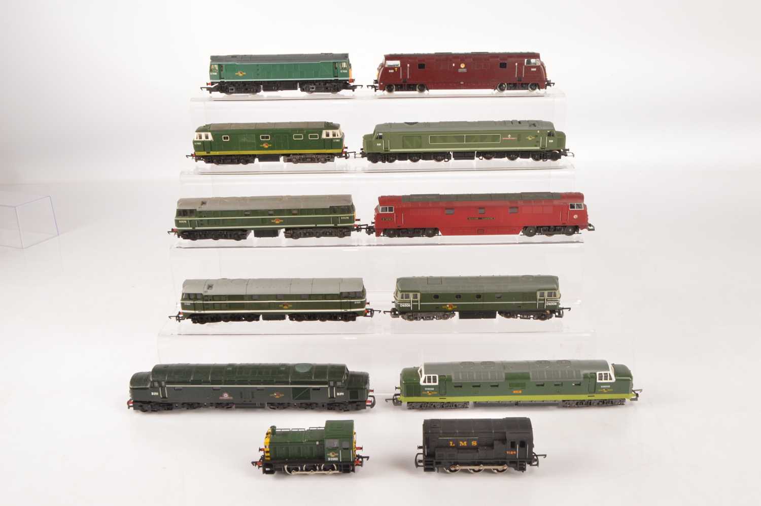 Lot 92 - Hornby Lima Airfix and other Diesel locomotives 00 gauge (12)