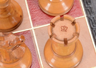 Lot 136 - An early 20th century Staunton chess and draught set