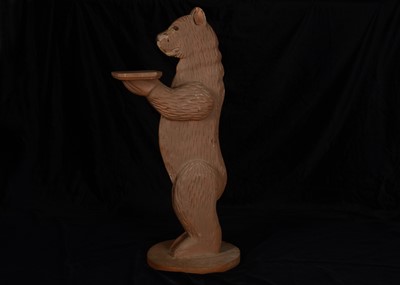 Lot 101 - A carved wooden bear dumb waiter