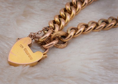 Lot 59 - An Edwardian 9ct gold curb link bracelet