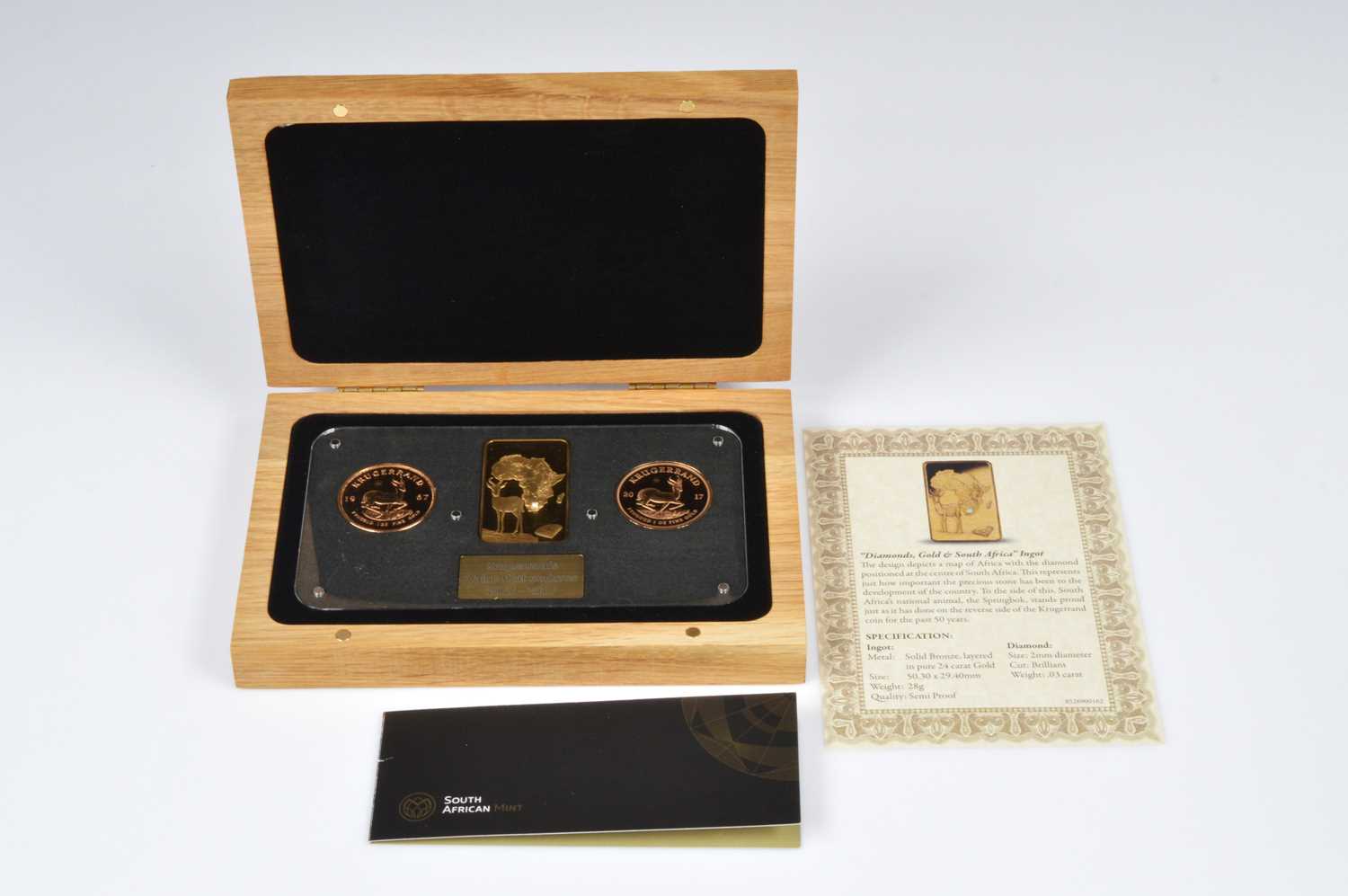 Lot 56 - A modern South African Mint two gold Krugerrand coin set