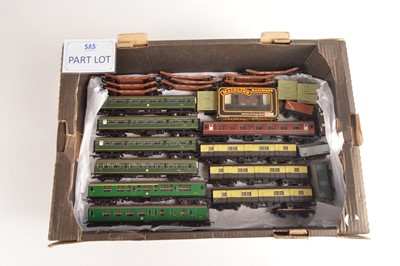 Lot 93 - Hornby and other Multiple Unit Coaches and freight wagons  00 gauge (56)