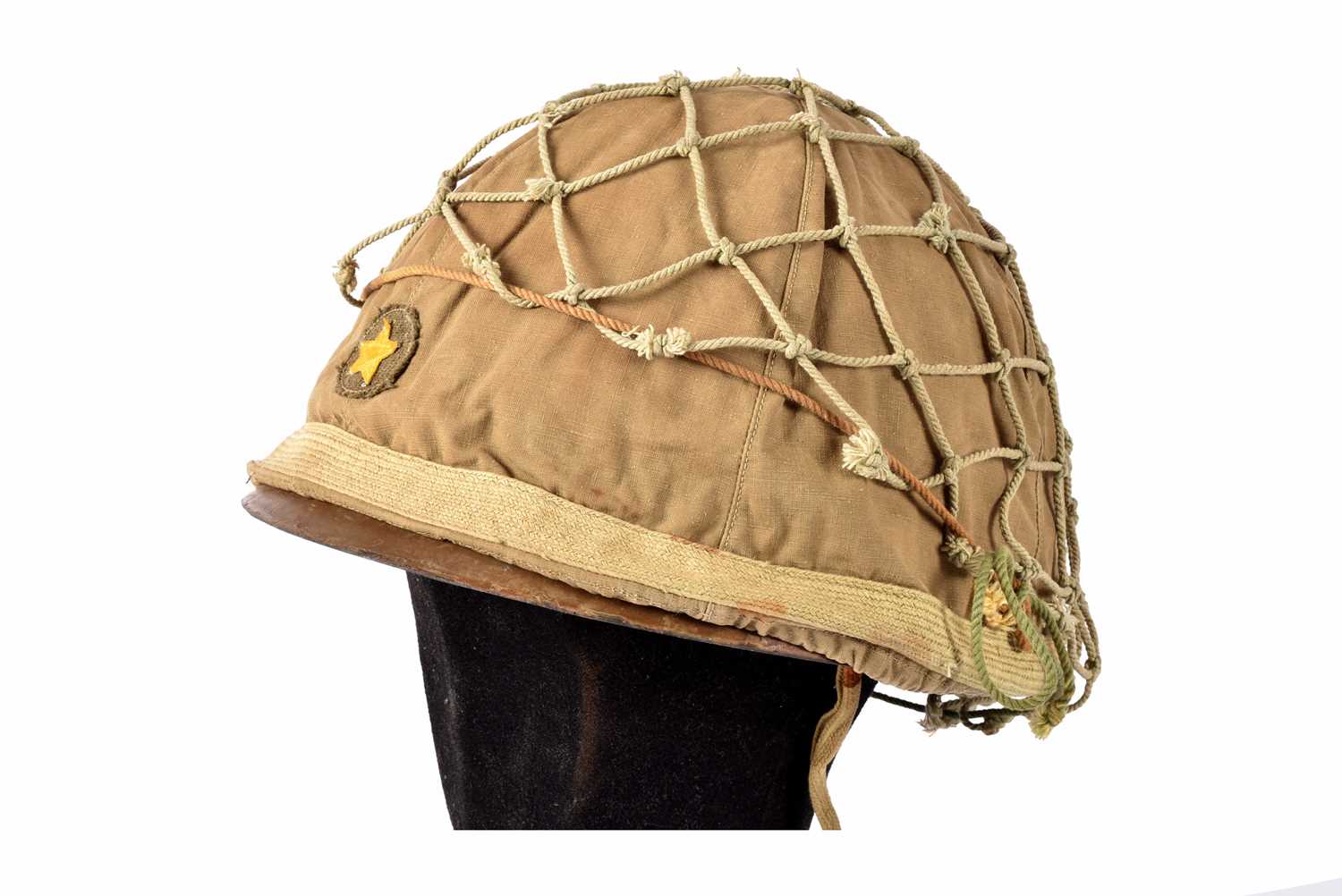 Lot 348 - A WWII Imperial Japanese Army Type 90 Combat Helmet