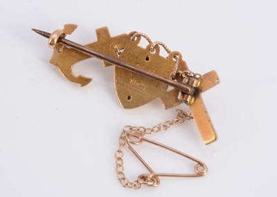 Lot 11 - A 15ct gold antique 'faith, love, hope'  brooch