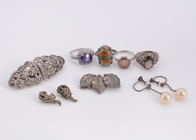 Lot 30 - A collection of Silver & costume jewellery