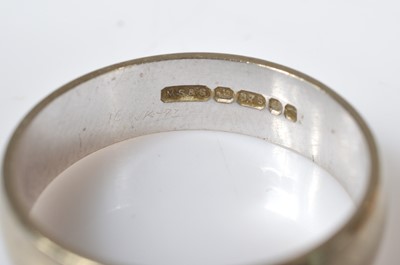 Lot 35 - A collection of 9ct gold items