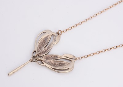 Lot 59 - An 9ct gold enamelled Pat Cheney Chenevive range pendant necklace