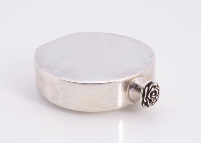 Lot 92 - A small silver scent flask
