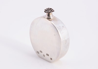Lot 92 - A small silver scent flask