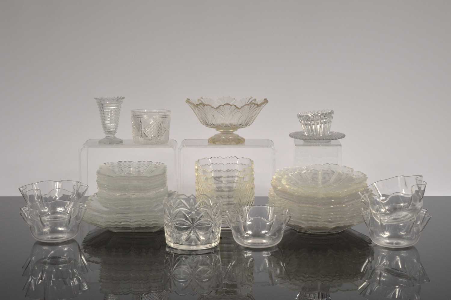 Lot 1 - A collection of 19th and 20th century glass