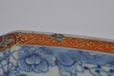 Lot 47 - Two 18th century Chinese export porcelain items
