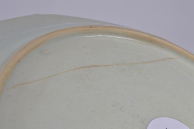 Lot 47 - Two 18th century Chinese export porcelain items