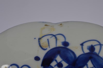 Lot 47 - Two 18th century Chinese export porcelain items