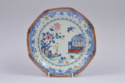 Lot 47 - Two 18th century Chinese export porcelain items