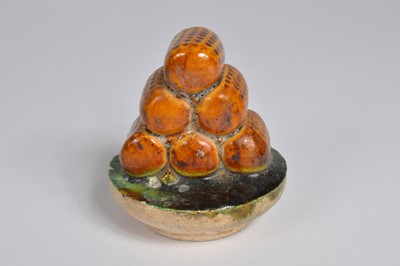 Lot 48 - A small group of antique Chinese porcelain and pottery items