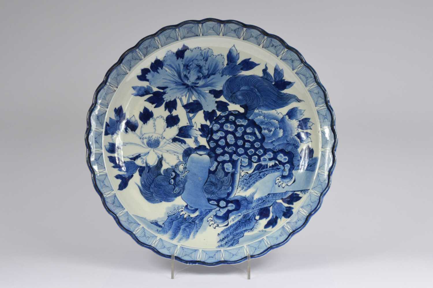 Lot 53 - An early 20th century Japanese Irita style blue and white porcelain charger