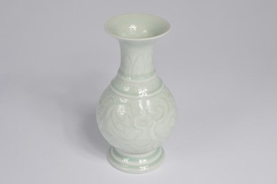 Lot 59 - Two 20th century Chinese ceramic items