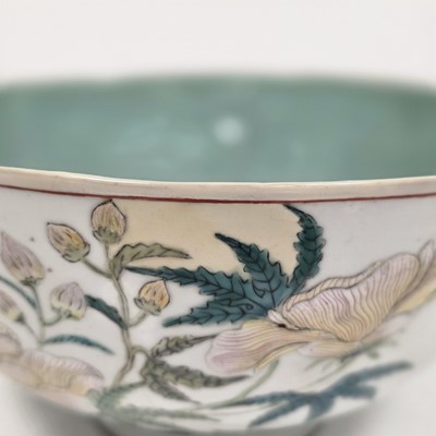 Lot 65 - A pair of late Ching Dynasty Chinese porcelain grasshopper bowls