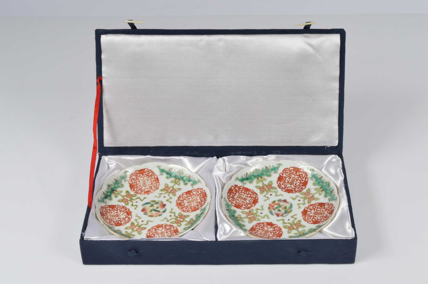 Lot 67 - A pair of Chinese porcelain dishes