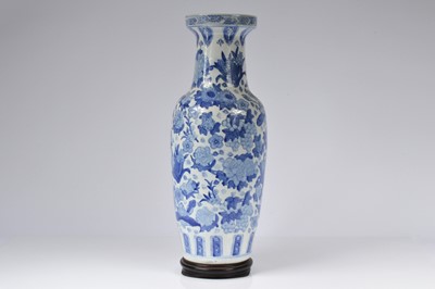 Lot 70 - A large modern Chinese blue and white porcelain vase and a pottery elephant seat